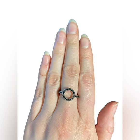 Black Circlet of Stones Ring - Picture 6 of 6